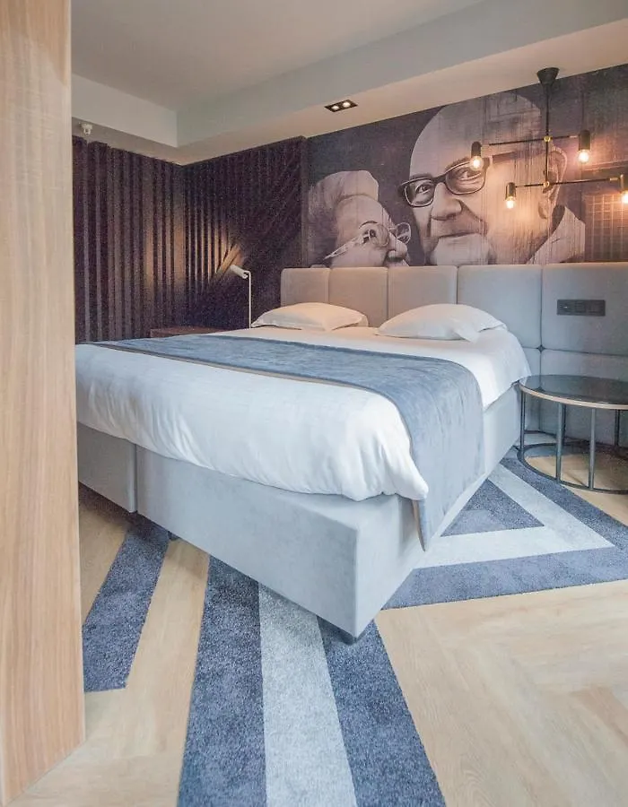 Ostend Hotel