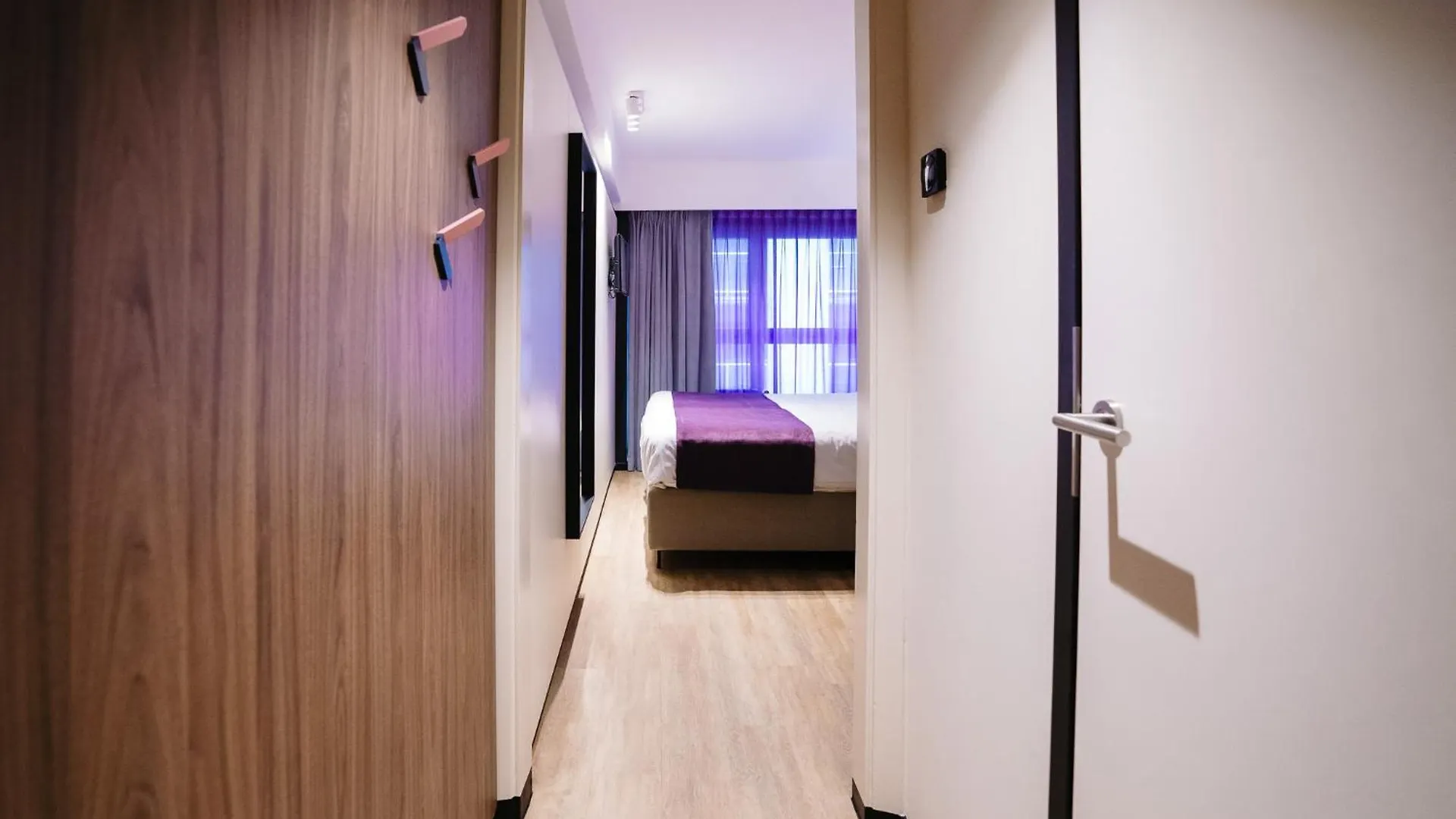 Ostend Hotel
