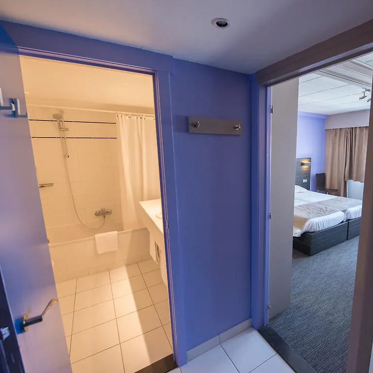 Ostend Hotel 3*,